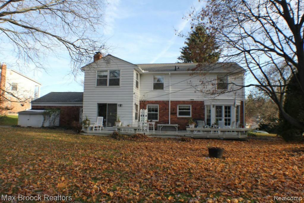 5674 Raven Road Bloomfield Hills, MI 48301 - Photo 23 of 23 Exterior Back.jpg