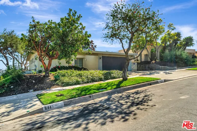 $2,995,000 | 3444 Cloudcroft Drive, Malibu, CA 90265