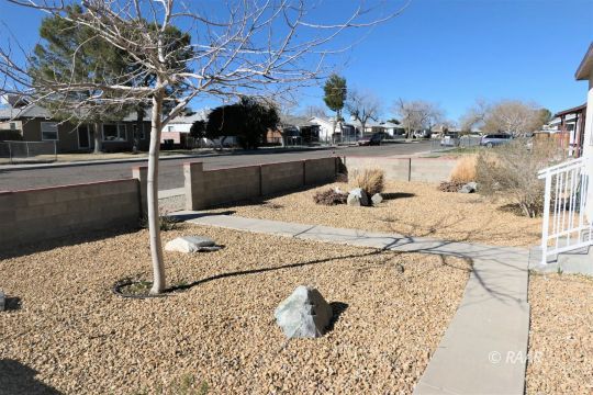 308 North Sanders Street Ridgecrest, CA 93555 - Photo 2 of 26