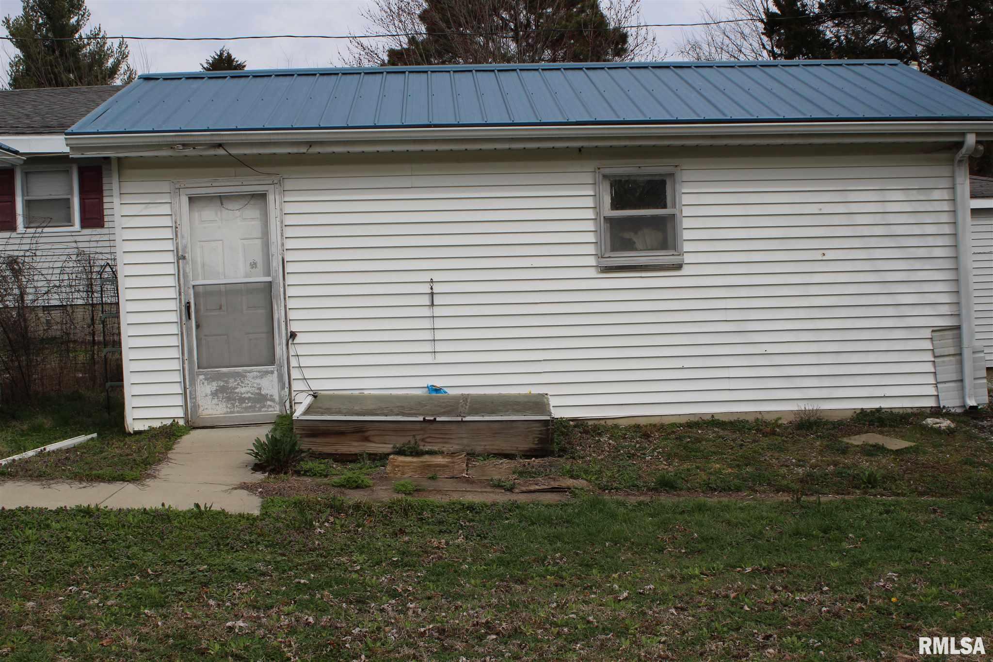 2400 Ridge Street Eldorado, IL 62930 - Photo 20 of 24 Gallery Image 20