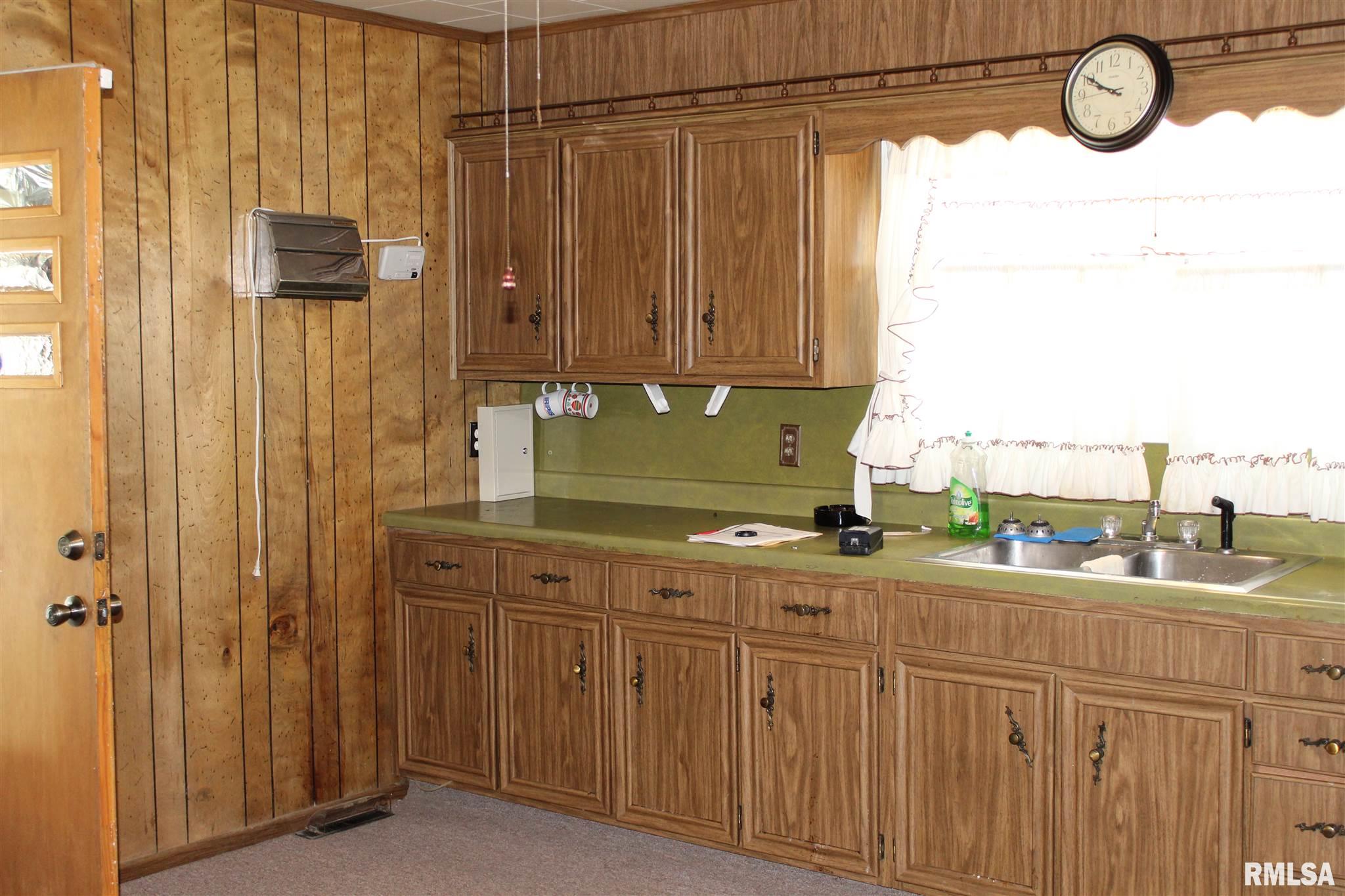 2400 Ridge Street Eldorado, IL 62930 - Photo 4 of 24 Gallery Image 4
