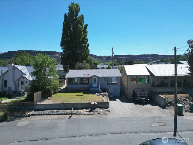 a picture of a city view