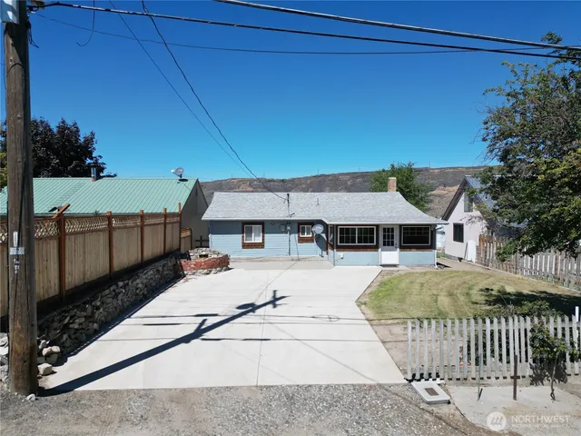 $259,000 | 114 Coulee Boulevard, Electric City, WA 99123
