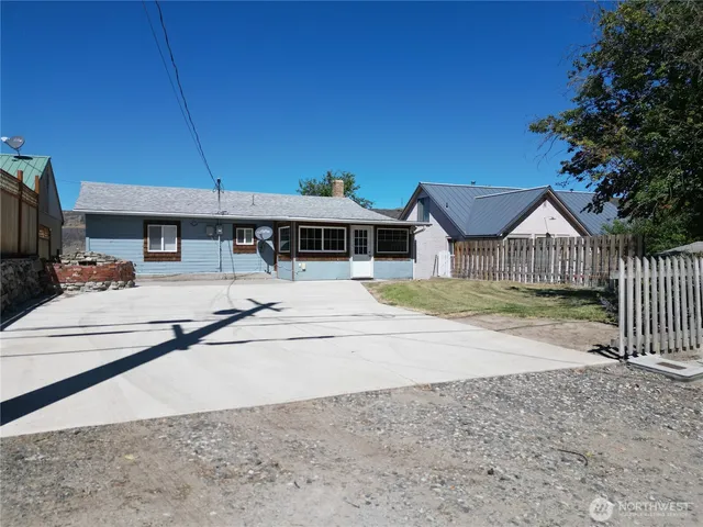 $259,000 | 114 Coulee Boulevard, Electric City, WA 99123