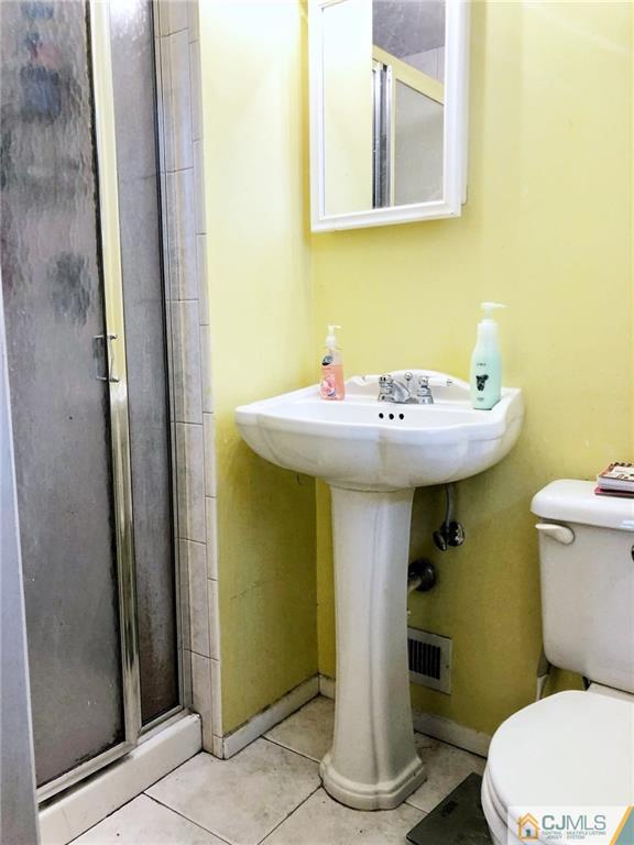 12 Alexander Road East Brunswick, NJ 08816 - Photo 13 of 17 Gallery Image 13