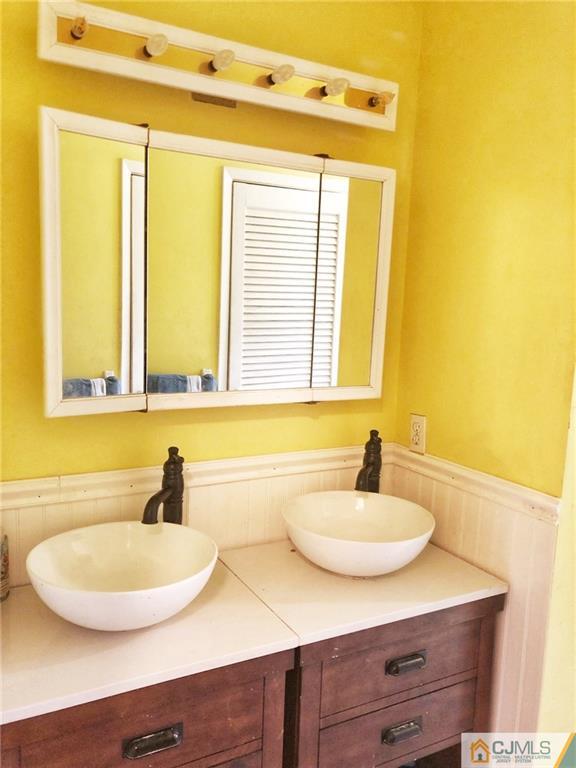 12 Alexander Road East Brunswick, NJ 08816 - Photo 10 of 17 Gallery Image 10