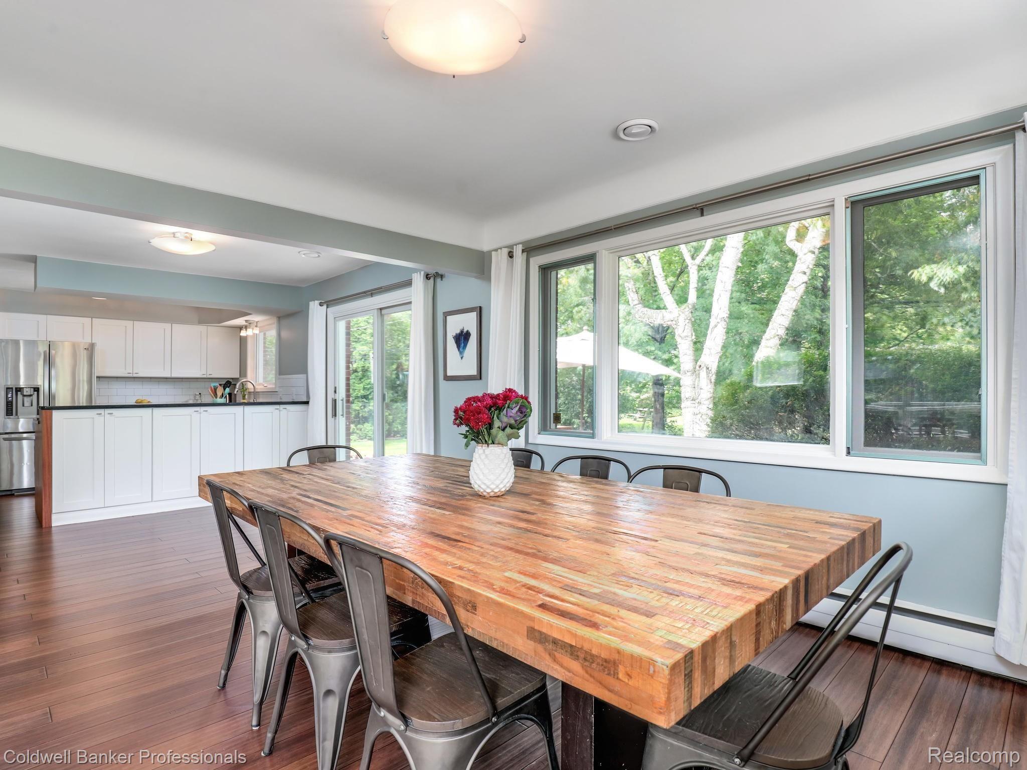 304 West Webster Road Royal Oak, MI 48073 - Photo 6 of 35 06-Breakfast nook and dining off renovated kitchen.jpg