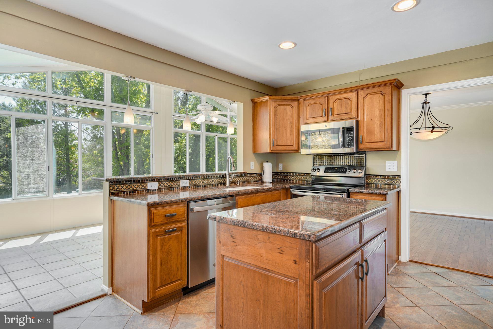 1625 Kirby Road McLean, VA 22101 - Photo 10 of 40 Kitchen