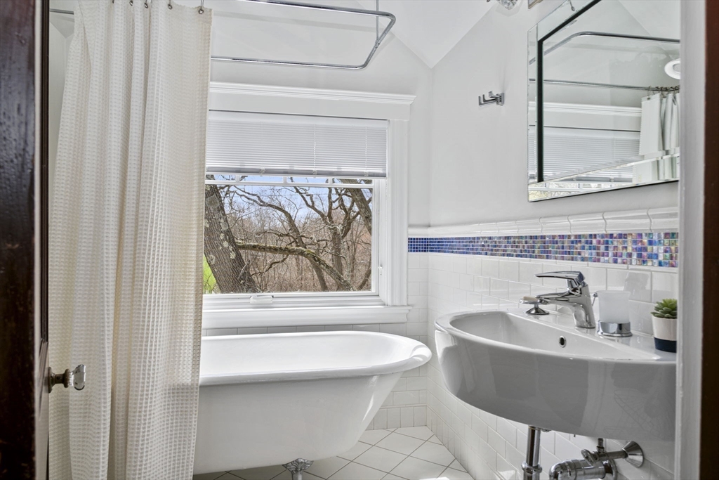 24 Radcliff Road Newton, MA 02468 - Photo 31 of 42