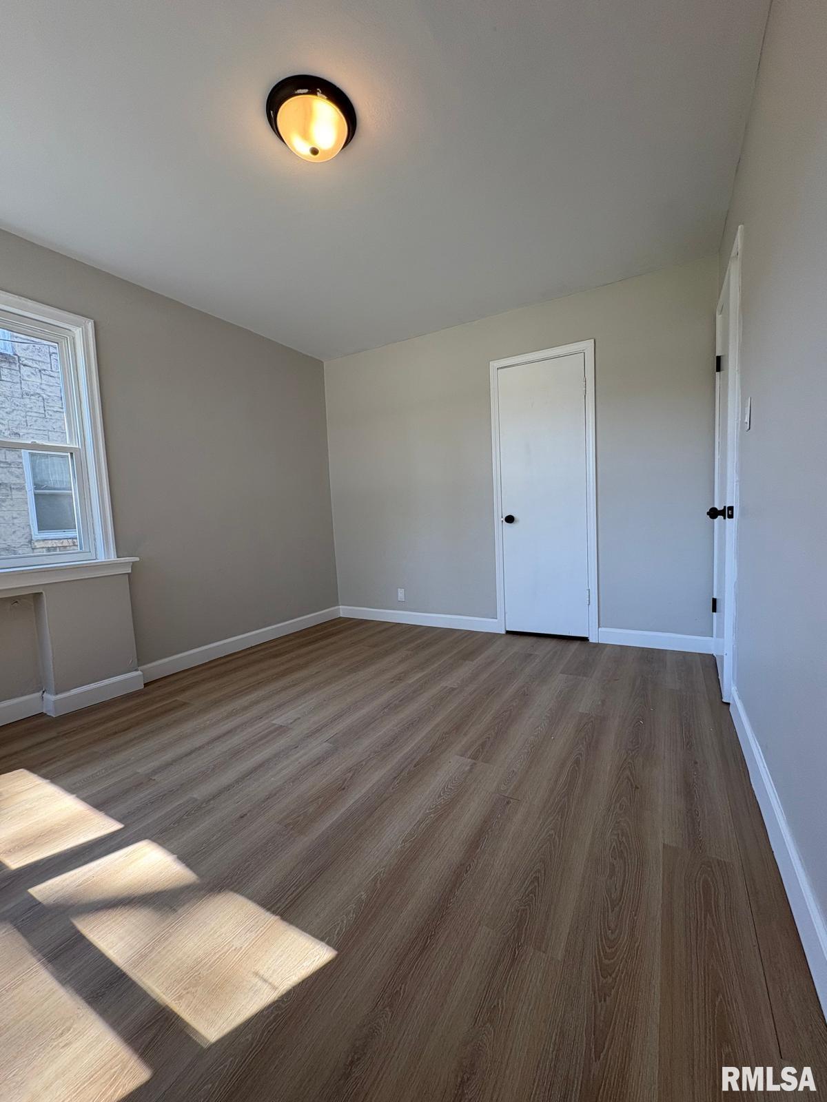 3229 East Enos Avenue Springfield, IL 62702 - Photo 9 of 28