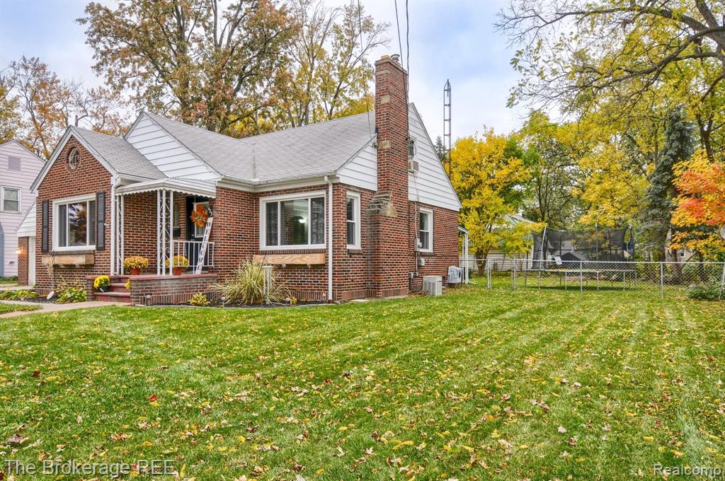 423 South State Road Davison, MI 48423 - Photo 2 of 36