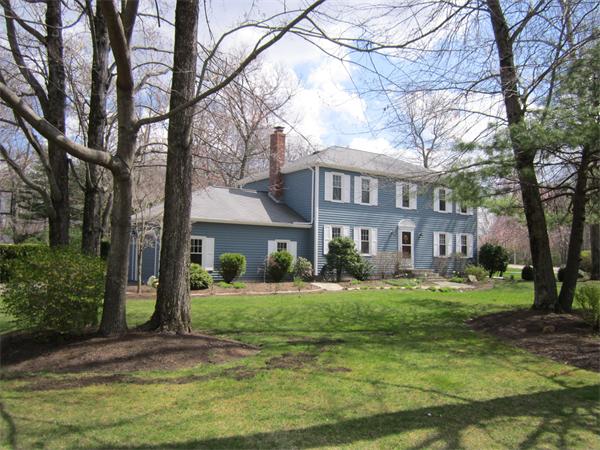 13 Westcott Road Hopedale, MA 01747 - Photo 1 of 22 Gallery Image 1