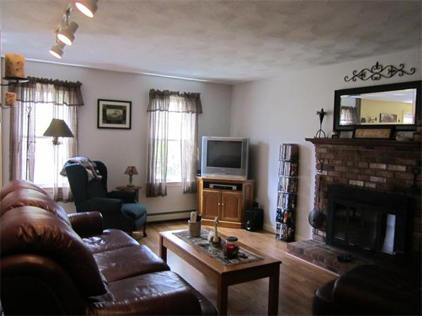 13 Westcott Road Hopedale, MA 01747 - Photo 6 of 22 Gallery Image 6