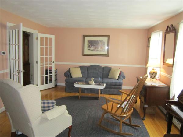 13 Westcott Road Hopedale, MA 01747 - Photo 8 of 22 Gallery Image 8