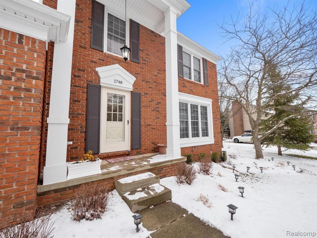 1748 Grandview Drive Rochester Hills, MI 48306 - Photo 4 of 48