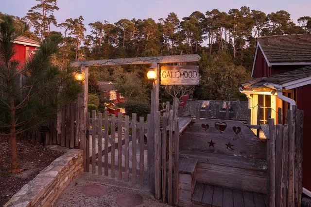 a view of street view