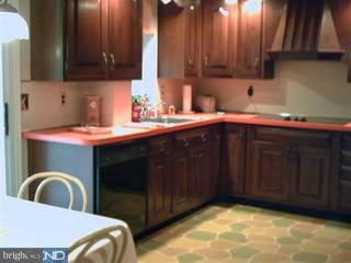 602 Arlingham Road Flourtown, PA 19031 - Photo 3 of 5