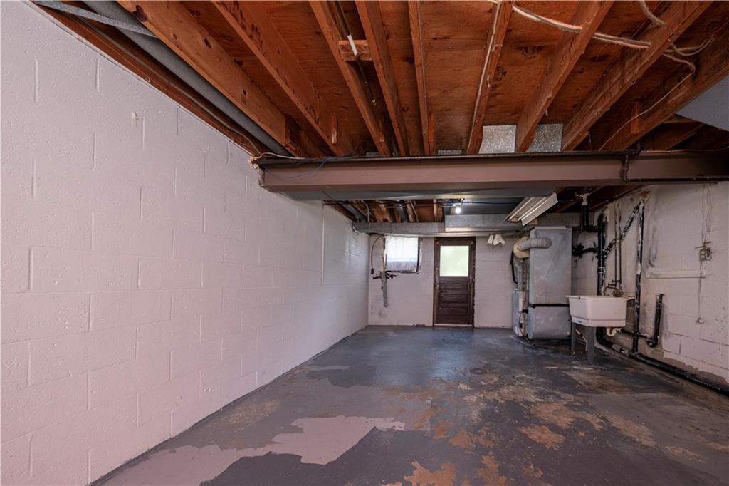 372-374 Sunset Road Pittsburgh, PA 15237 - Photo 33 of 42 a view of empty room