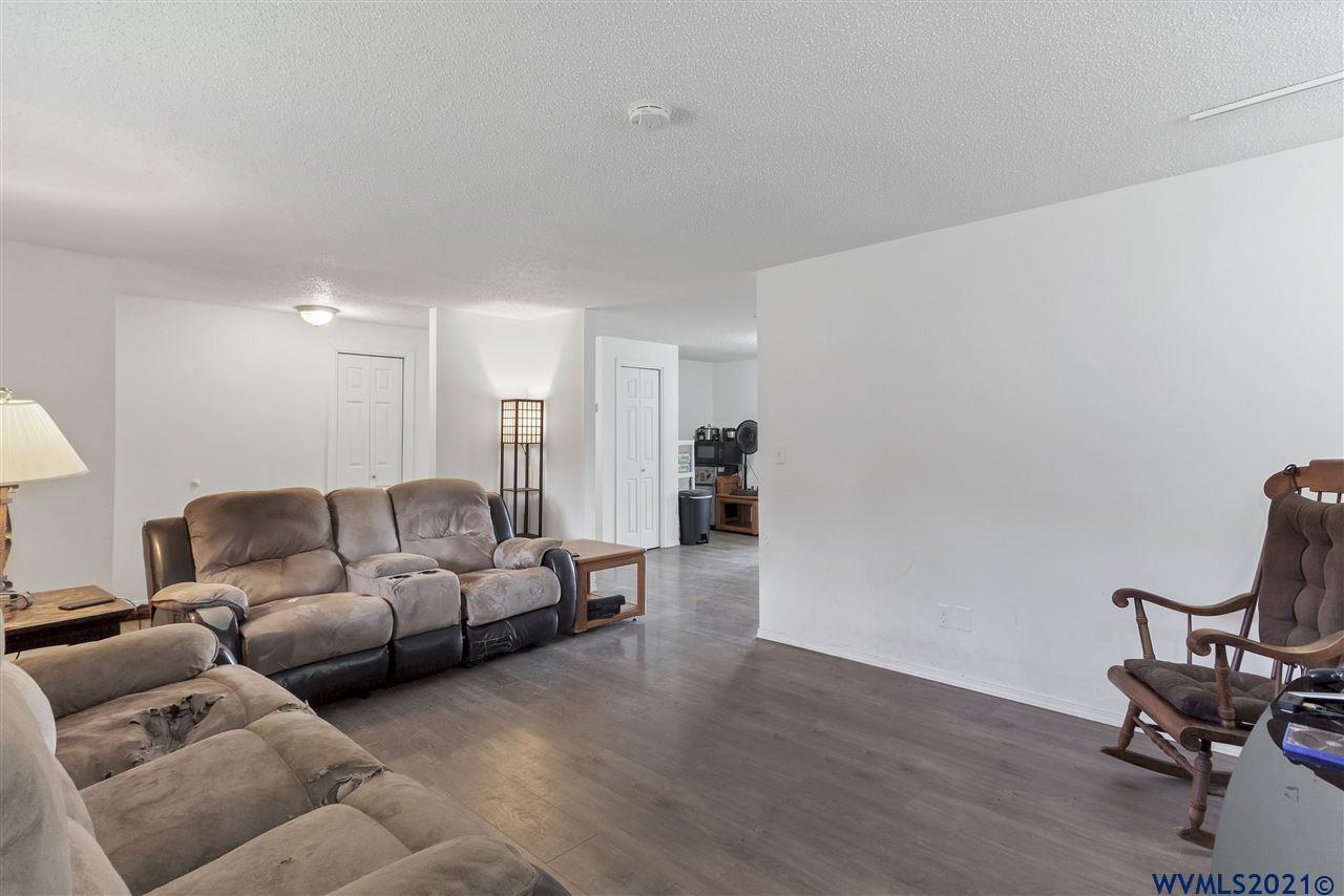45946 River Loop Lyons, OR 97358 - Photo 6 of 20 Gallery Image 6