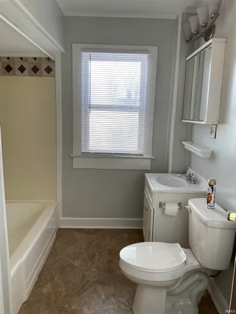 $950 | 2206 Brown Street, Fort Wayne, IN 46802