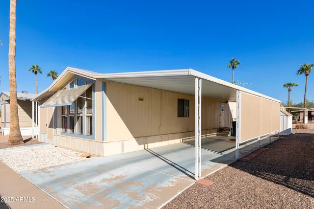 a view of a house with porch