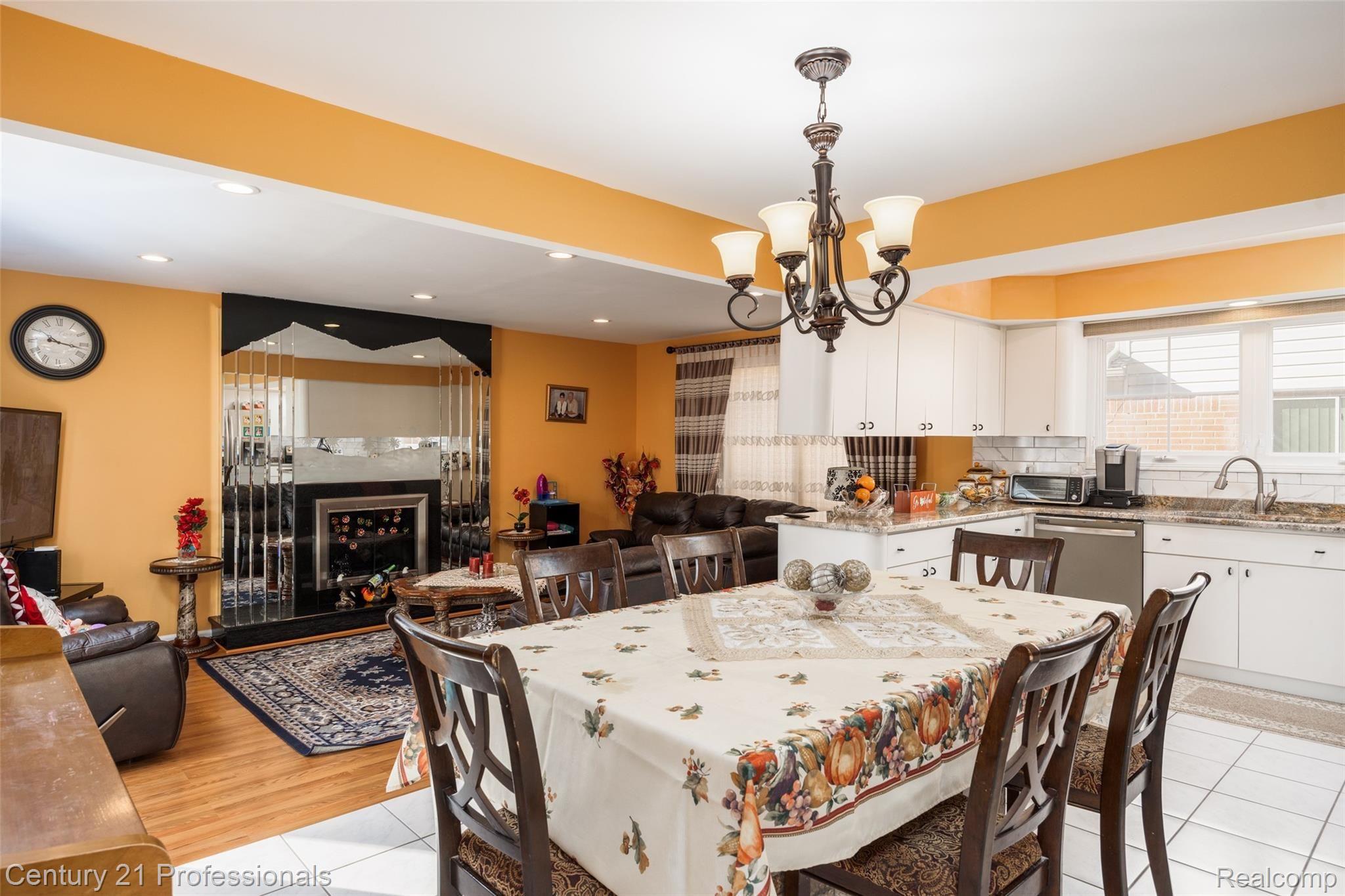 3130 Elmcrest Road Sterling Heights, MI 48310 - Photo 7 of 28 3130 Elmcrest Rd-7.jpg