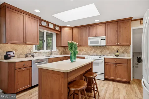 $625,000 | 573 Brookwood Road, Wayne, PA 19087