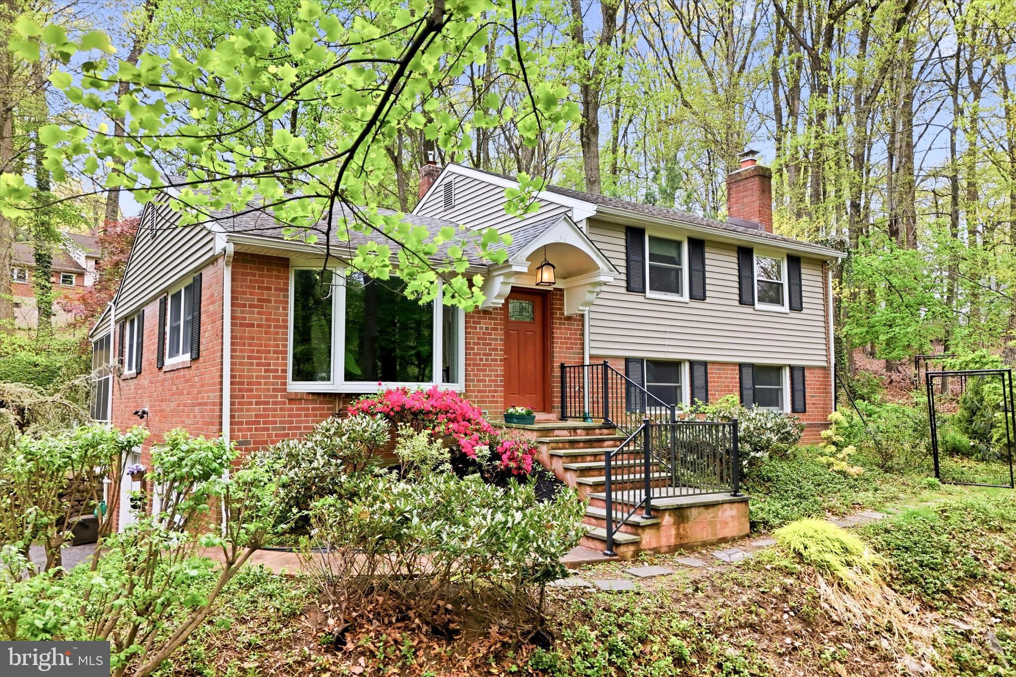 573 Brookwood Road Wayne, PA 19087 - Photo 2 of 29