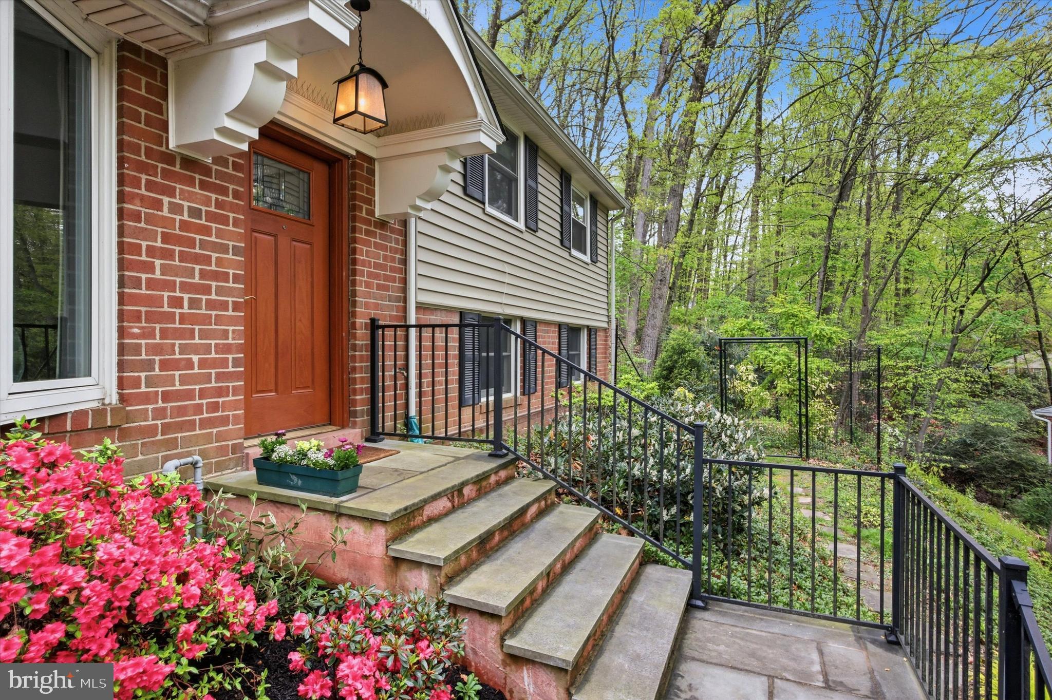 573 Brookwood Road Wayne, PA 19087 - Photo 4 of 29