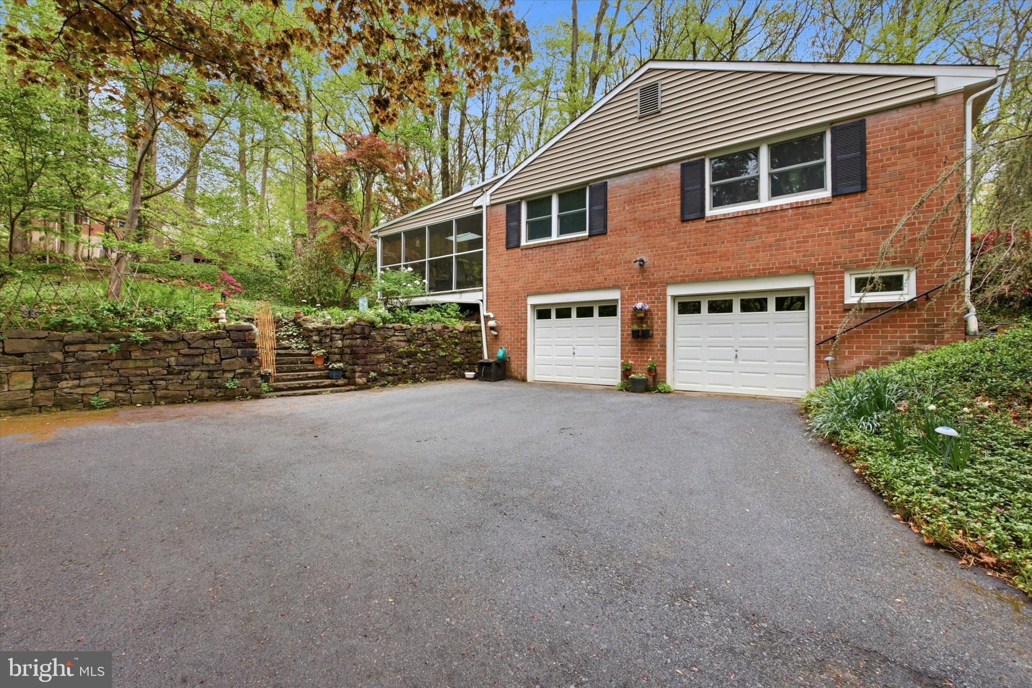 573 Brookwood Road Wayne, PA 19087 - Photo 5 of 29