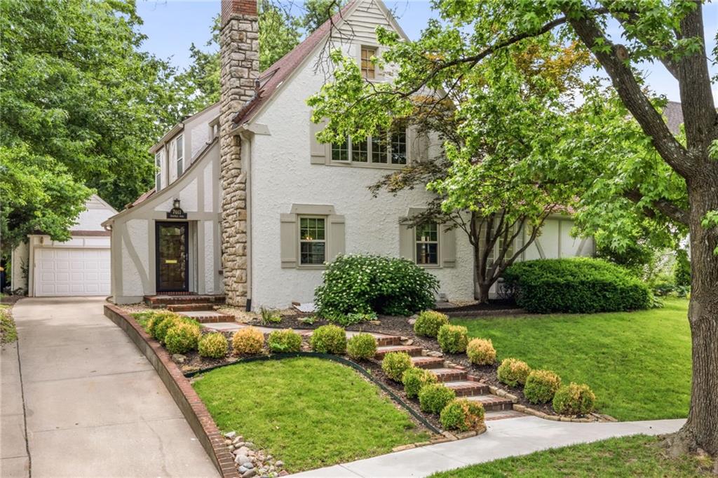 7011 Edgevale Road Kansas City, MO 64113 - Photo 1 of 42