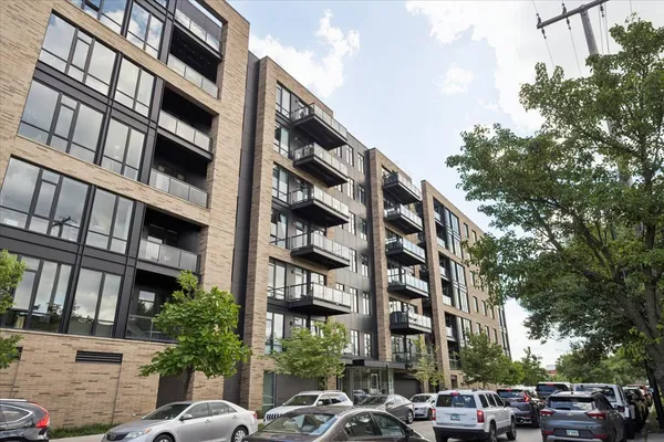 $645,000 | 1701 West Webster Avenue, Unit 601, Chicago, IL 60614