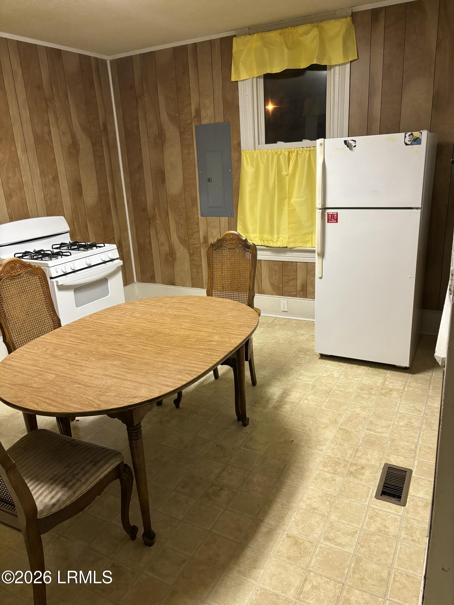 619 Bridge Street Bamberg, SC 29003 - Photo 4 of 11 IMG_1317