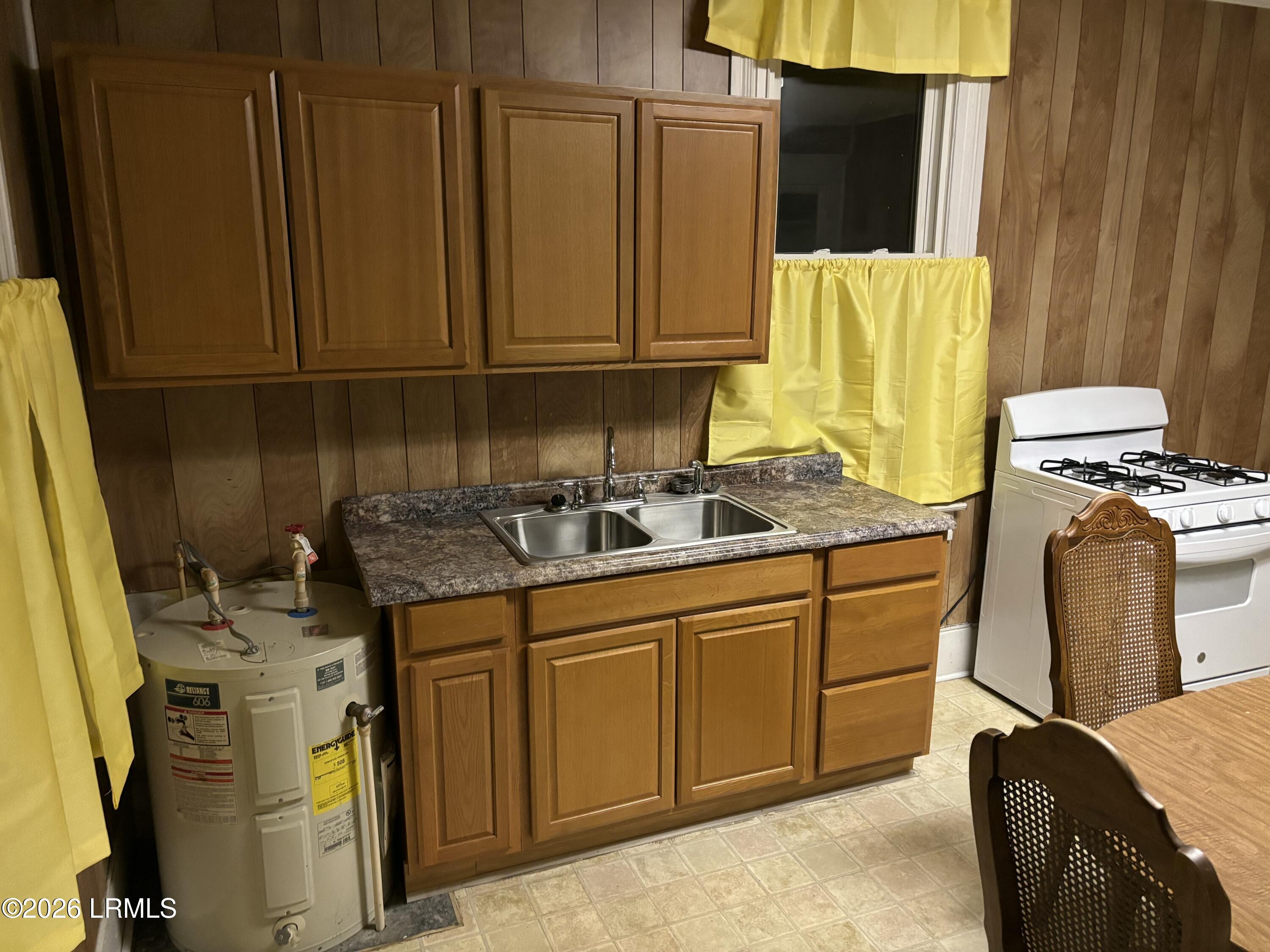 619 Bridge Street Bamberg, SC 29003 - Photo 5 of 11 IMG_1305