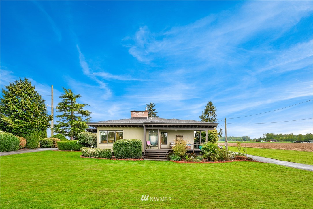17343 Britt Road Mount Vernon, WA 98273 - Photo 3 of 36