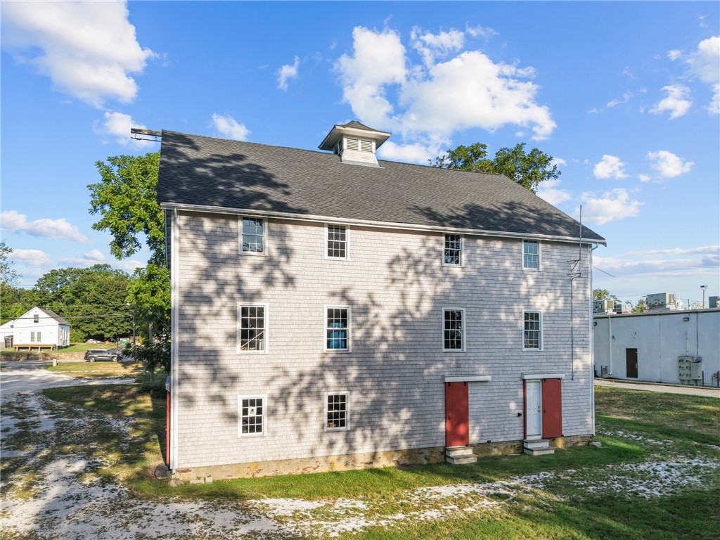 2967 East Main Road Portsmouth, RI 02871 - Photo 8 of 25