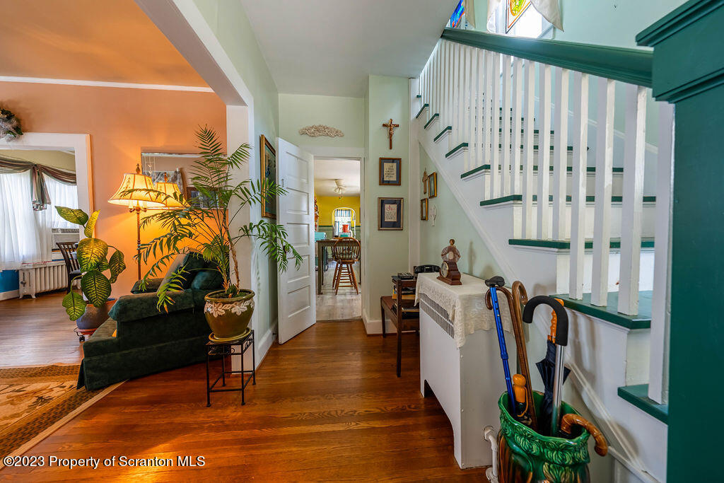 123 William Street Dunmore, PA 18510 - Photo 3 of 46