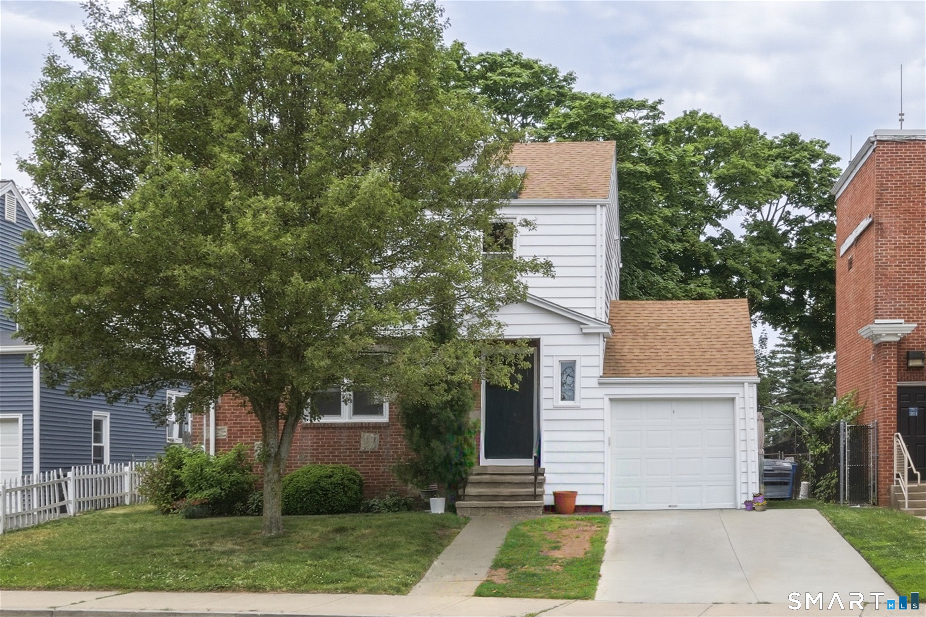 506 Lighthouse Road New Haven, CT 06512 - Photo 1 of 40