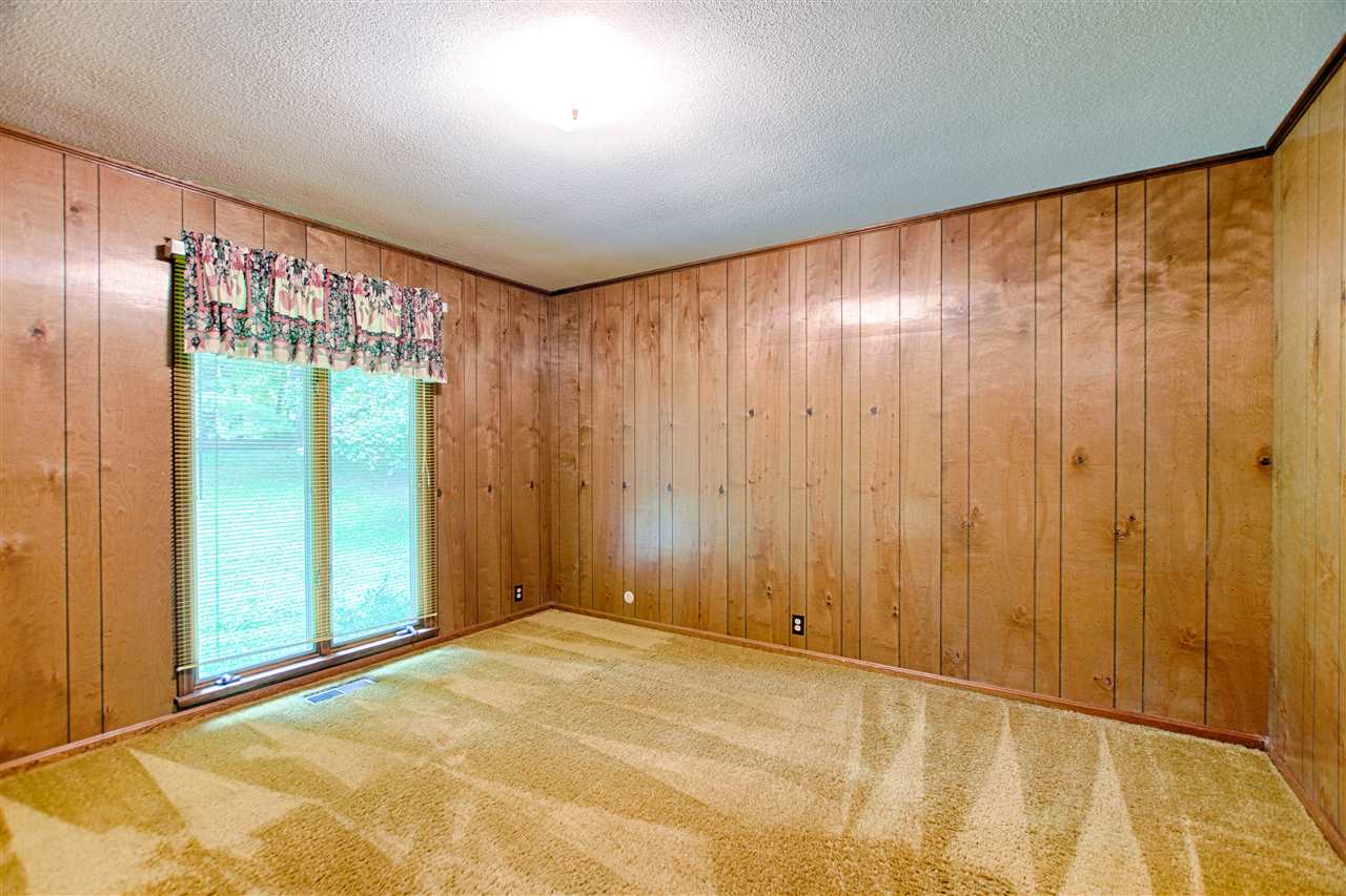 5988 South Yankeetown Road Boonville, IN 47601 - Photo 14 of 36 Gallery Image 14