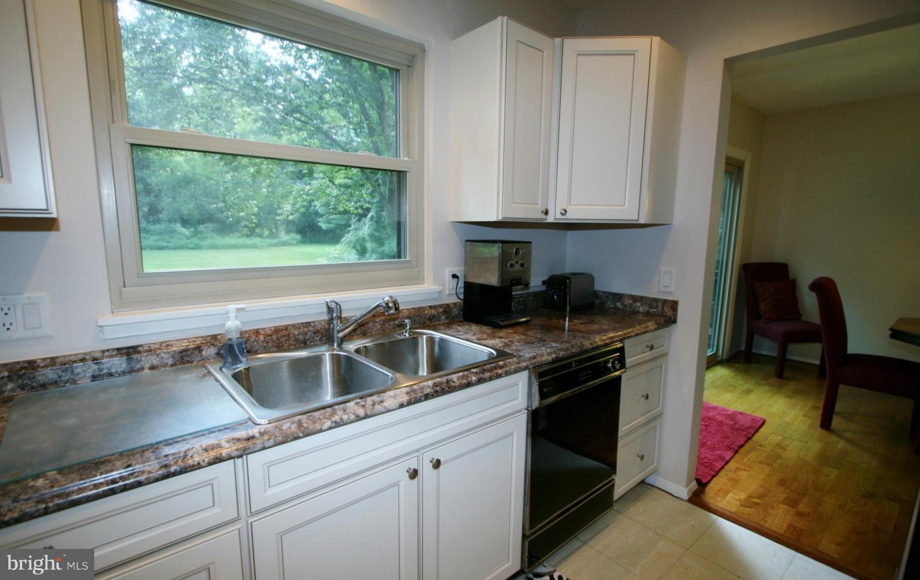 5344 Lightning View Road Columbia, MD 21045 - Photo 9 of 29 Kitchen