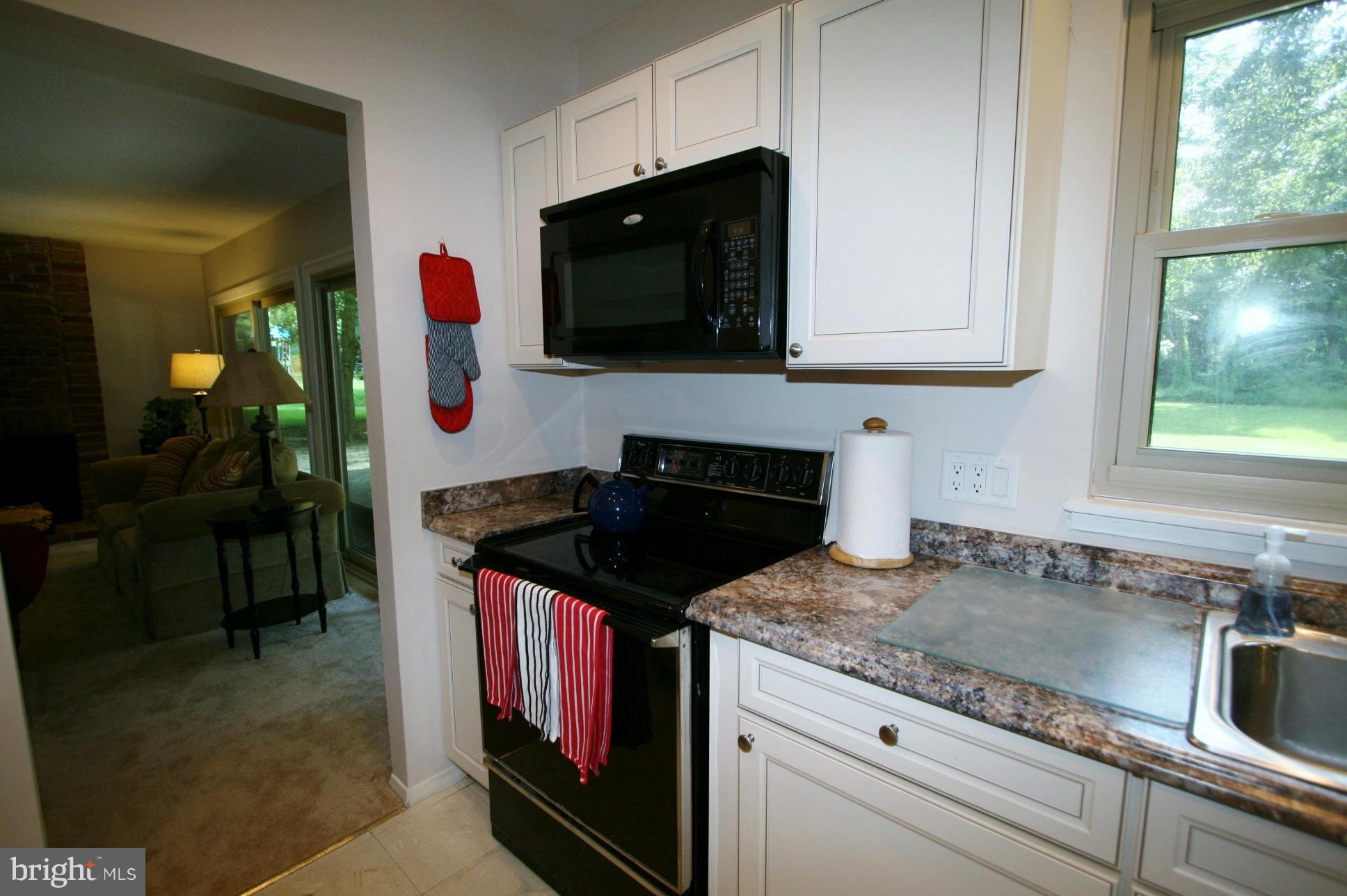 5344 Lightning View Road Columbia, MD 21045 - Photo 10 of 29 Kitchen