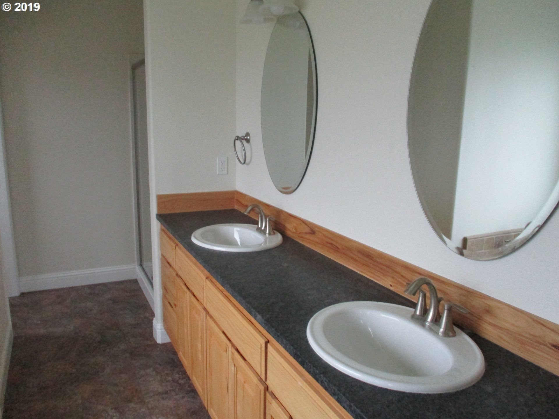 74552 London Road Cottage Grove, OR 97424 - Photo 12 of 13 Gallery Image 12