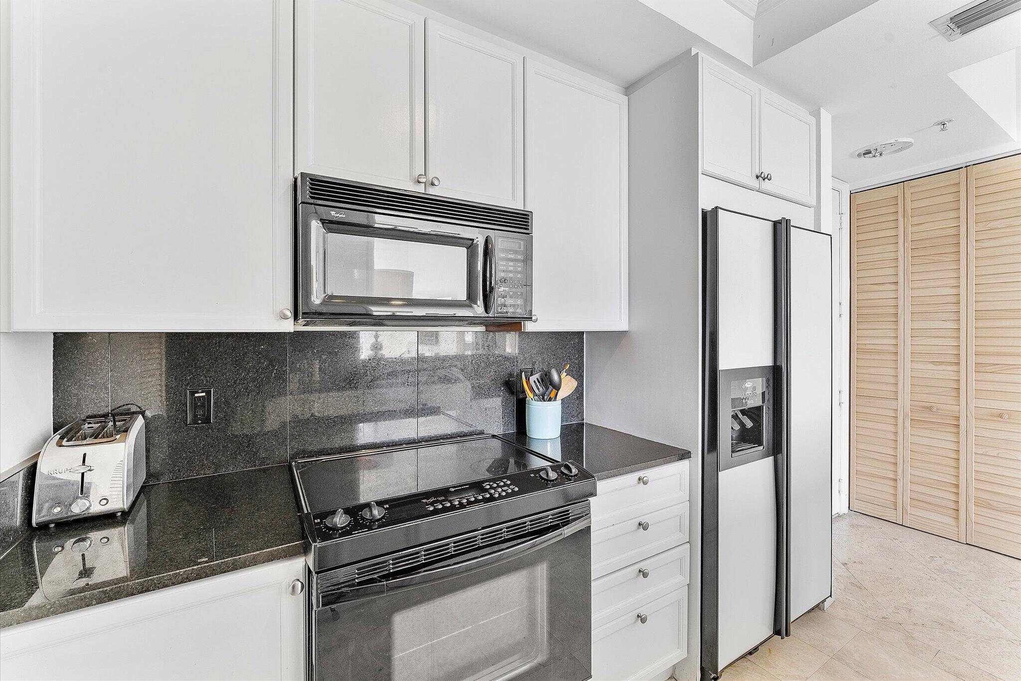 99 Southeast Mizner Boulevard, Unit 511 Boca Raton, FL 33432 - Photo 11 of 29 11-99 SE Mizner Blvd_011