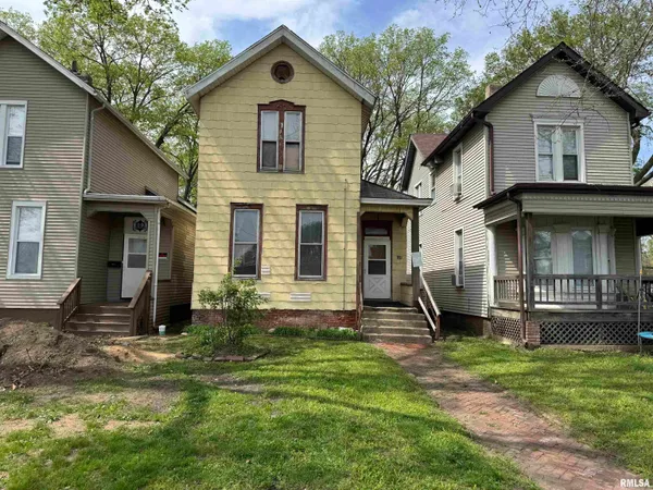 $32,900 | 805 Northeast Madison Avenue, Peoria, IL 61603