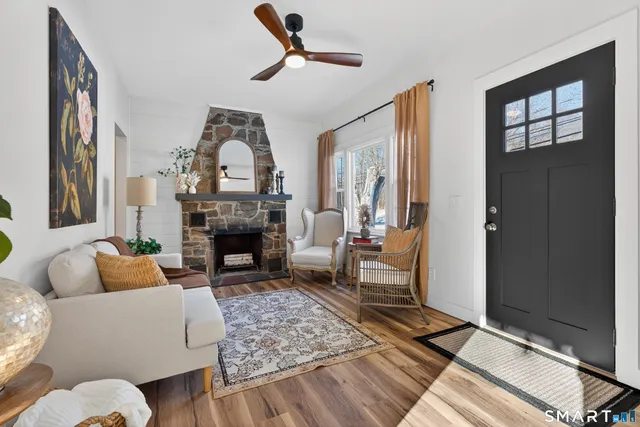 $365,000 | 1486 Highway 163, Montville, CT 06370