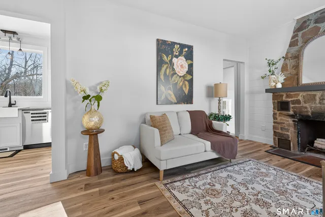 $365,000 | 1486 Highway 163, Montville, CT 06370