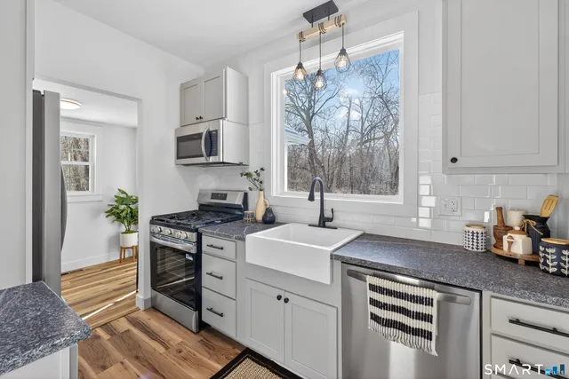 $365,000 | 1486 Highway 163, Montville, CT 06370