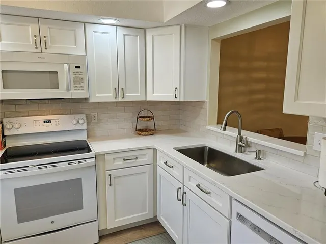 $4,400 | 744 Avenida Estancias, Unit 144, Venice, FL 34292