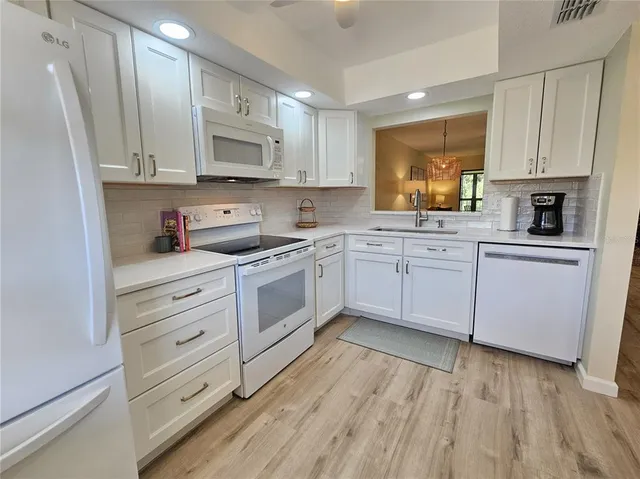 $4,400 | 744 Avenida Estancias, Unit 144, Venice, FL 34292