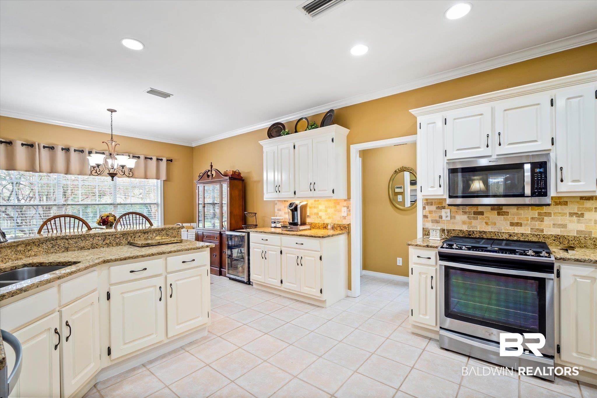 9508 Chamberlain Lane Daphne, AL 36526 - Photo 11 of 32 Kitchen